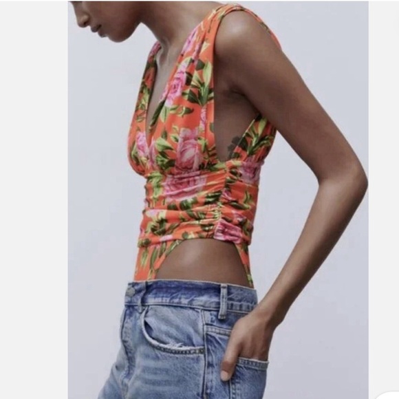 Zara Draped Red Orange Floral Tropical Deep V Neck Bodysuit - Picture 6 of 9
